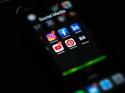 Folgen Sie uns auf Social Media